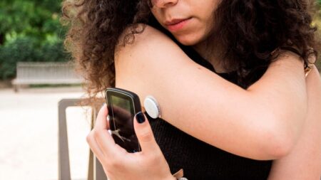 Expert-Approved Continuous Glucose Monitors for Easy Tracking in 2026
