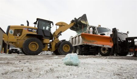 Ontario cities facing road salt shortage as cold snap settles in