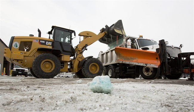 Ontario cities facing road salt shortage as cold snap settles in