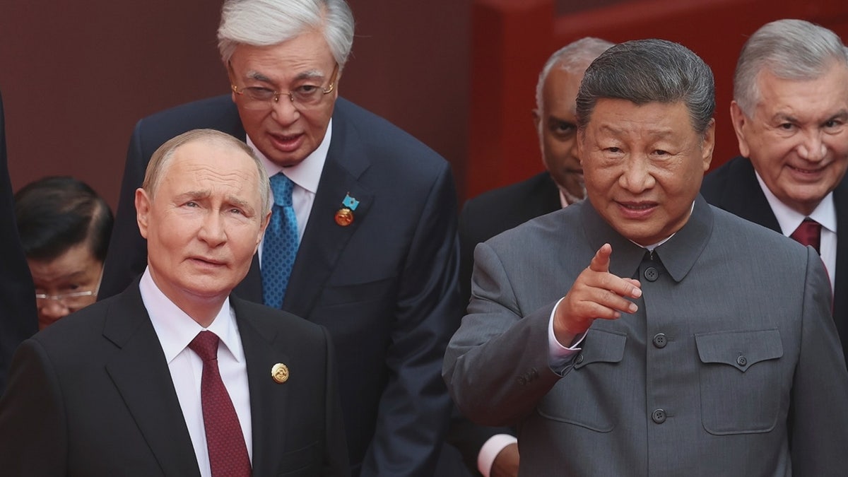 Vladimir Putin and Xi Jinping