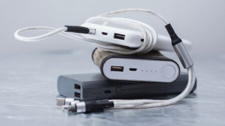 California woman hospitalized with chemical burns after portable charger explodes while sleeping