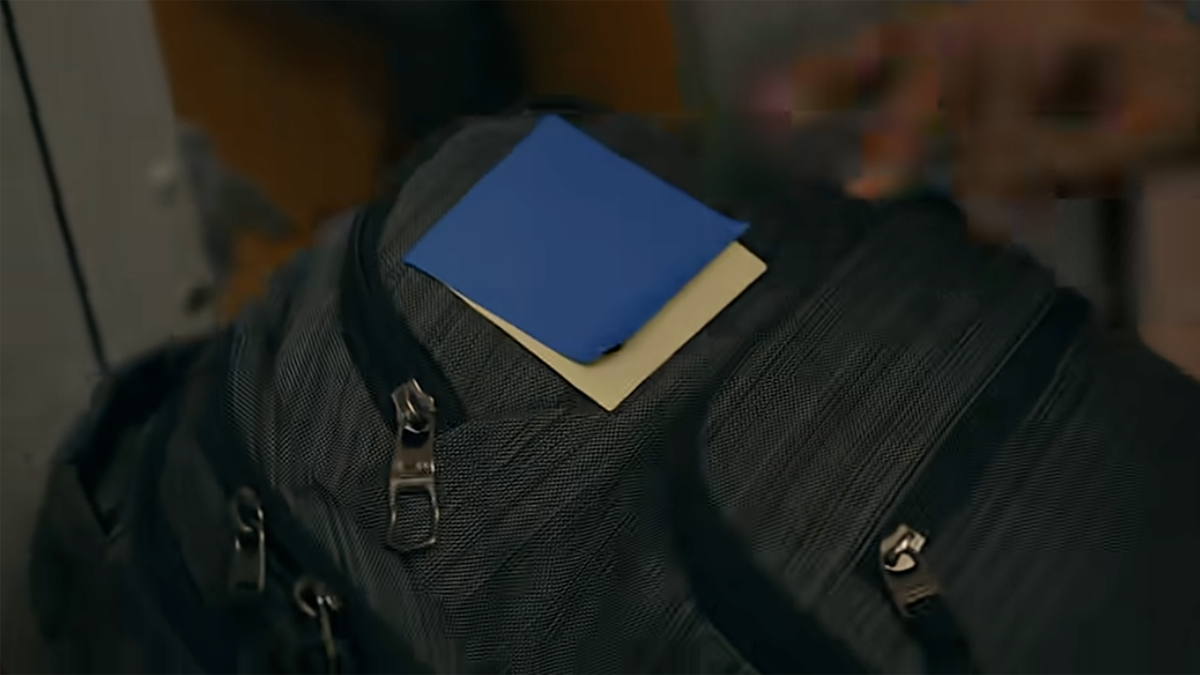 'Sticky Note' scene from Super Bowl ad