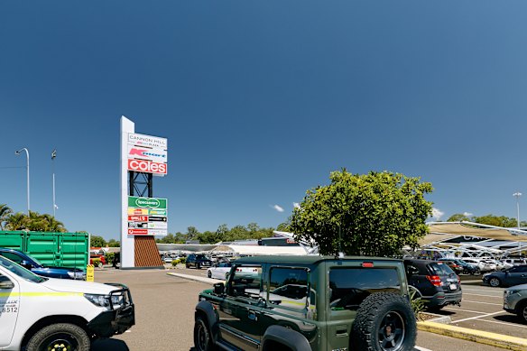 Cannon Hill Plaza has a Coles, Woolies, Aldi, Bunnings, and much more, but its essential layout does not appear to have changed since 1973. 