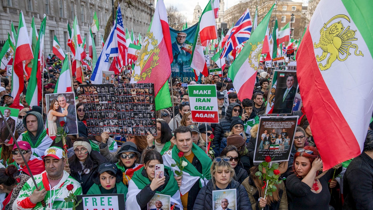 free iran protestors in london