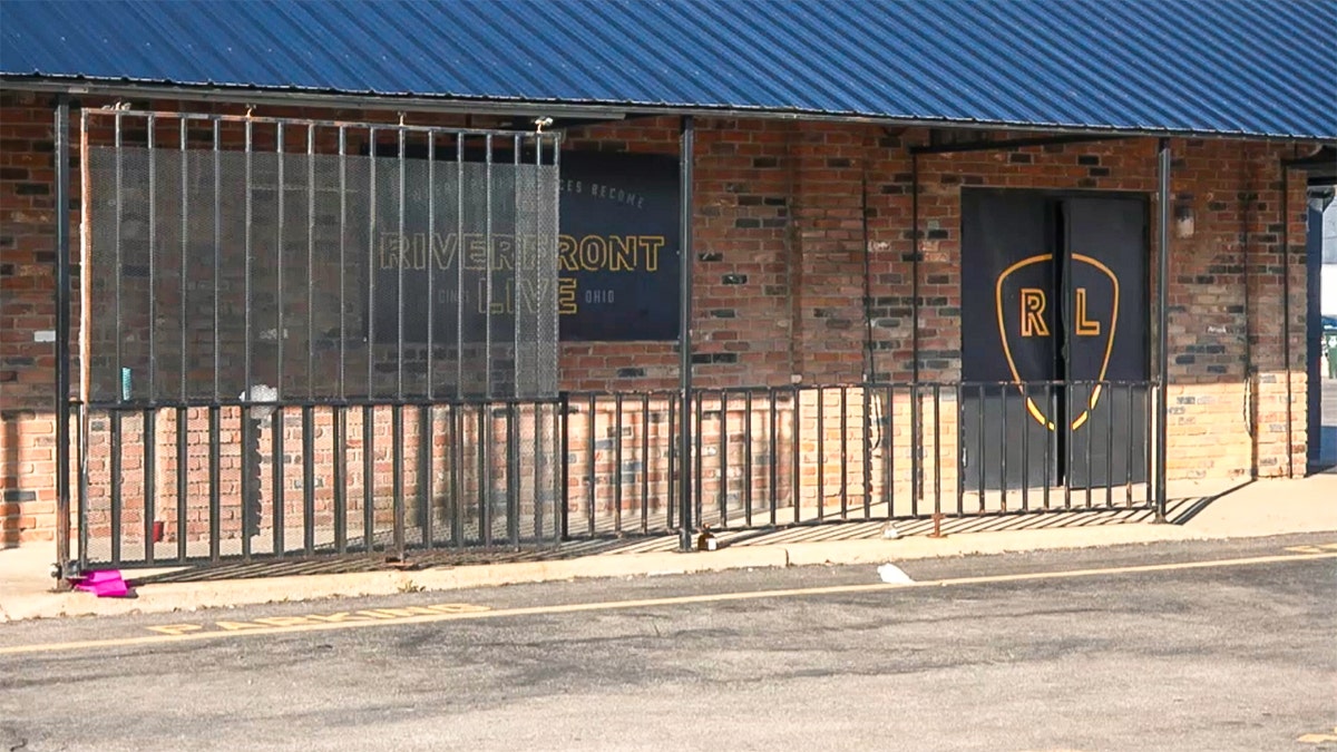 Entrance to Riverfront Live.