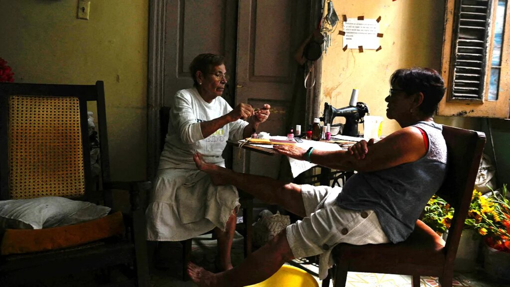 Cuba’s entire electrical grid collapses, leaving whole island without power