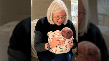 Amid vaccine policy whiplash, here’s how a pediatrician talks to families