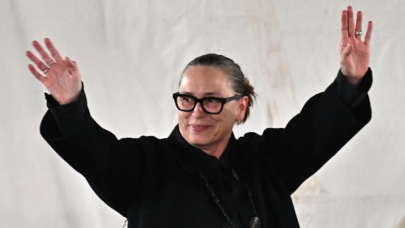 Fashion designer Lee Mathews grilled in Federal Court over company liquidation