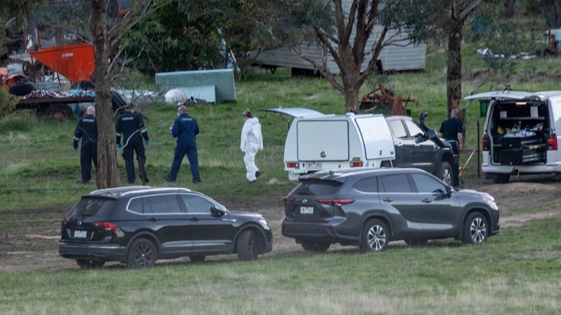 Police vow to track down the people who helped Dezi Freeman after killer shot dead in early morning raid
