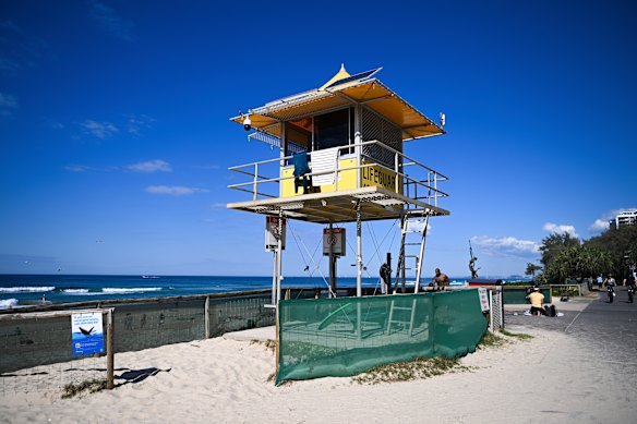 The man was reportedly struggling in the water before witnesses lost sight of him. 