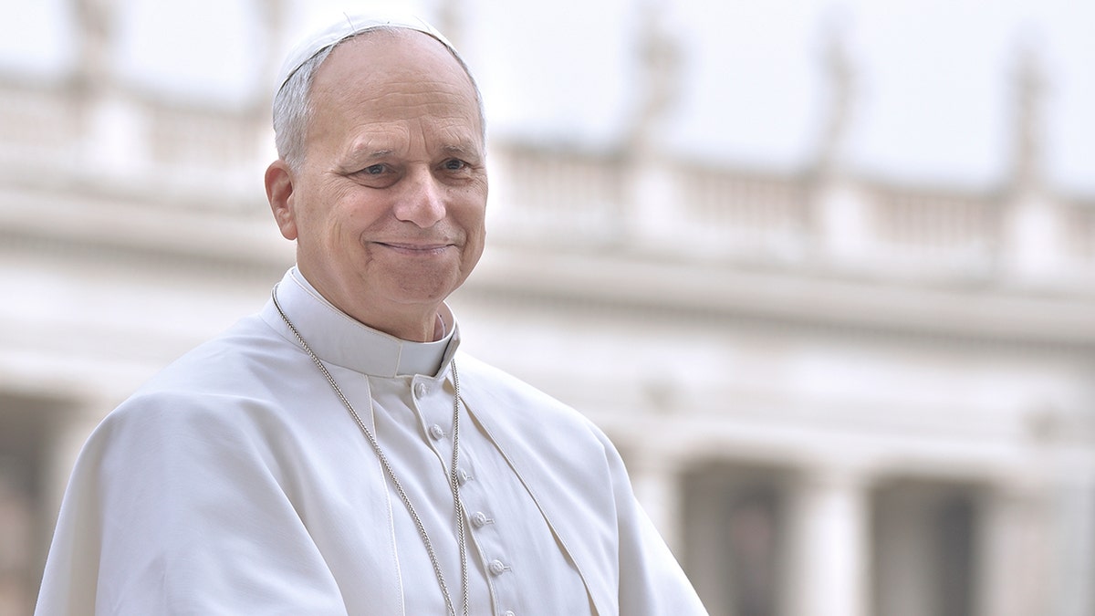 the poep wearing white