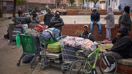 Spain finalises amnesty measures for up to 500,000 immigrants