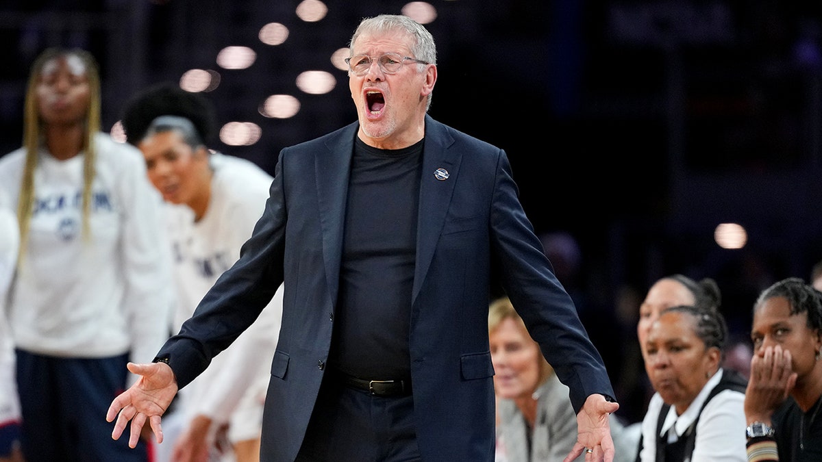 UConn head coach Geno Auriemma reacting during NCAA Sweet 16 game in Fort Worth Texas