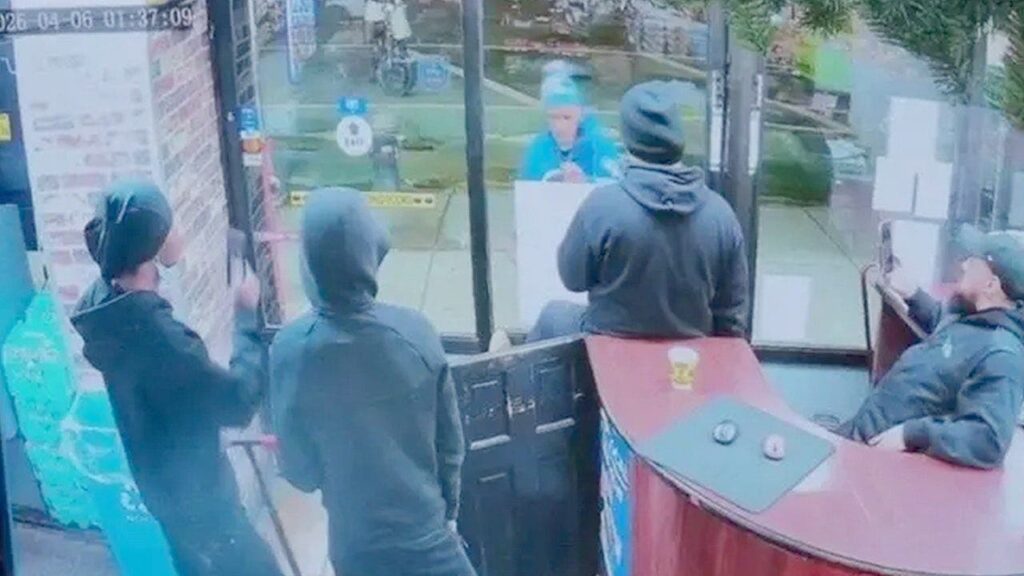 Man caught on video wielding 13-inch kitchen knife at NYC grocery store moments before police shoot him