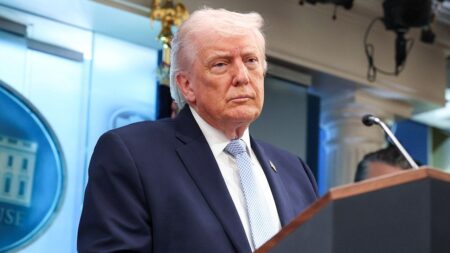 Senate Dem accuses Trump of being ‘unfit for office,’ joins growing call to impeach, oust president