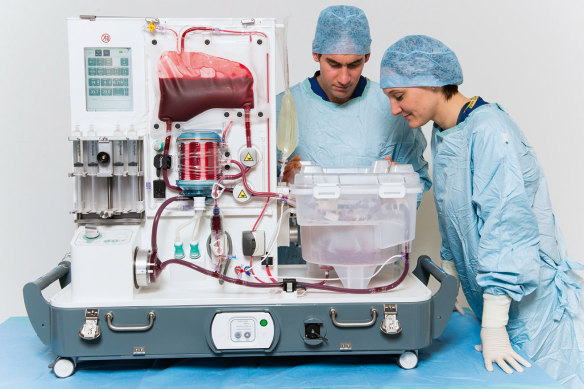 An example of a normothermic perfusion machine. The machines keep organs alive outside the body.