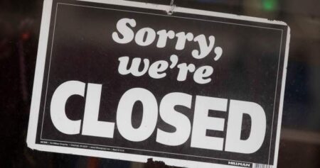 More businesses are closing than opening in Canada, report finds