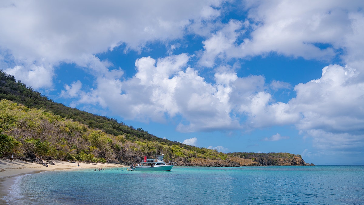 A map showing Puerto Rico and the Dominican Republic