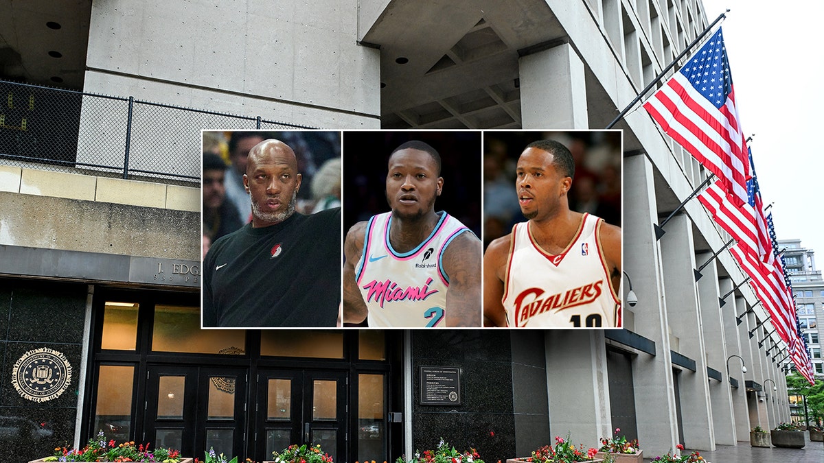Chauncey Billups calling a play during a basketball game at Moda Center in Portland