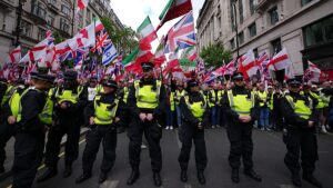 London police out in force as tens of thousands attend rival rallies