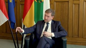 Senior CDU figure Kretschmer on Ukrainian refugees and Russian gas