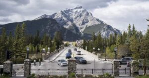 Canadian travel plans will hold steady despite higher energy costs: survey