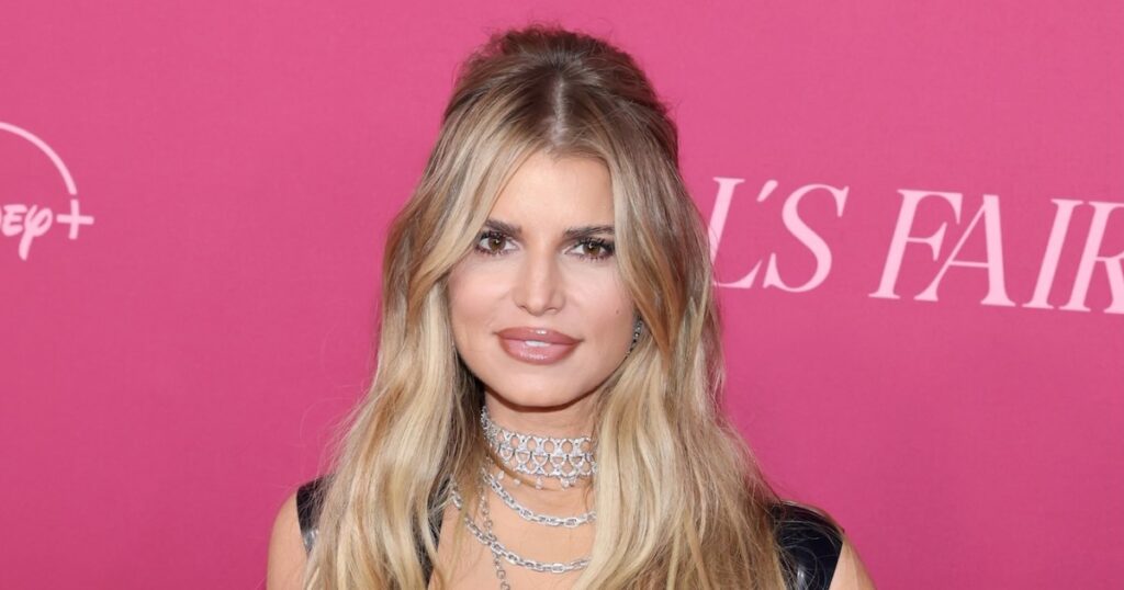 Jessica Simpson Defends Kids Flying Coach After Nick Lachey Confirmed She Sat 1st Class Without Them