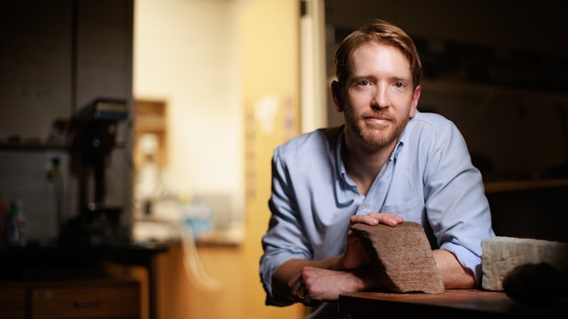 Scientist finds new evidence in Australian rocks