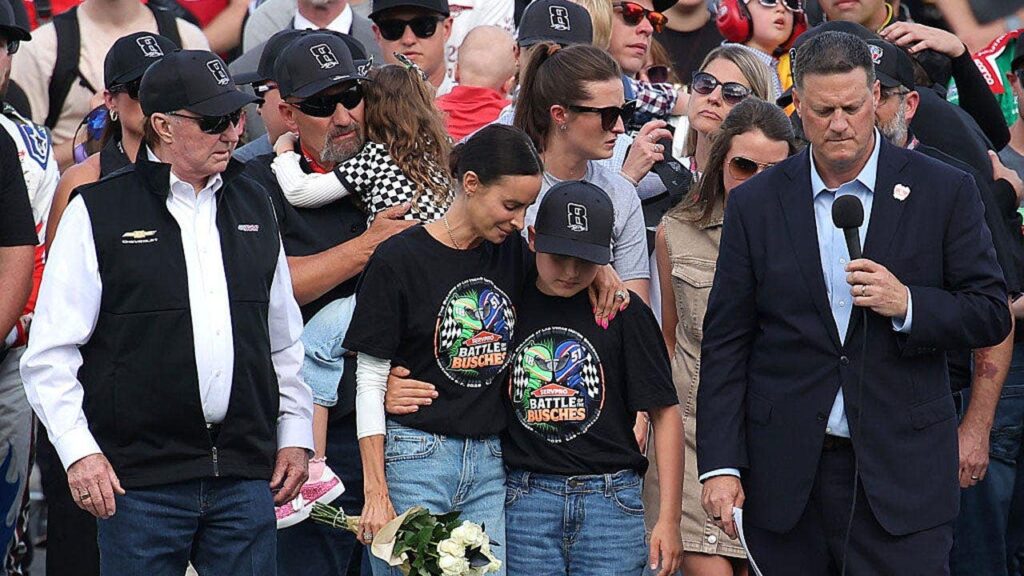 Kyle Busch’s family surrounded by drivers and team owners during heartfelt Coca-Cola 600 ceremony