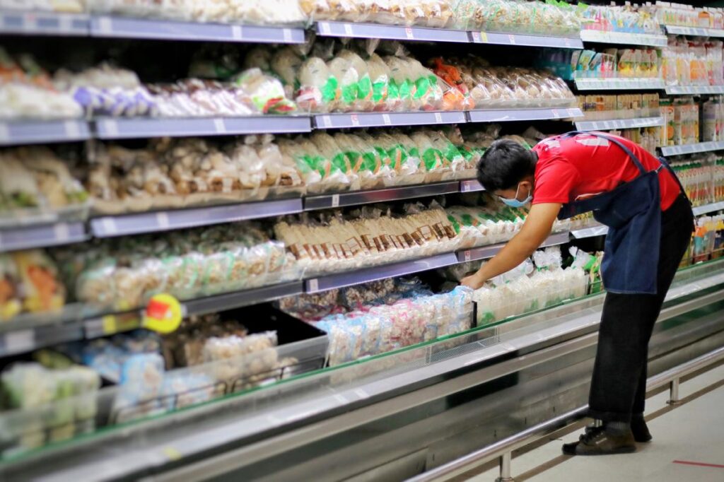Supermarket workers’ grim reality: Not enough cash for lunch, and wearing diapers in lieu of breaks