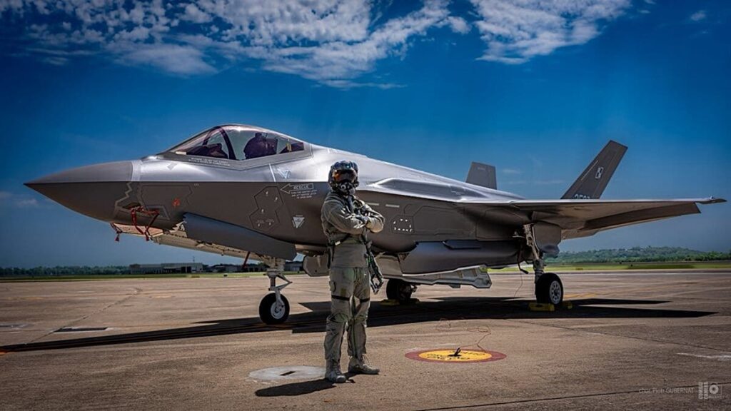 ‘Hussarz’ roar over Poland as first F-35s officially enter service