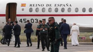 Pope leaves Spain on plane offered by king after technical glitch