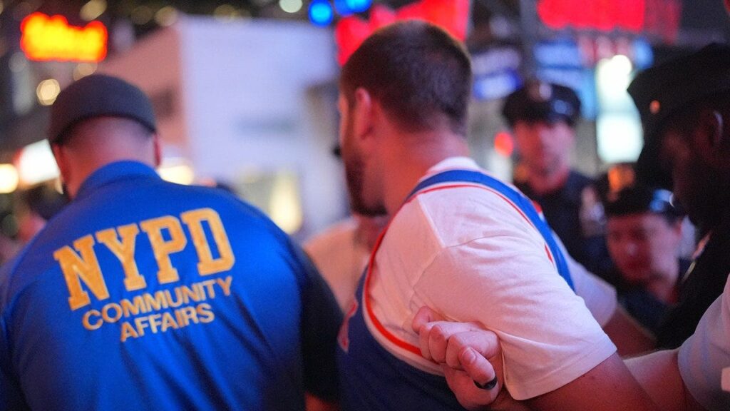 Numerous Knicks fans arrested, cop injured during Game 2 NBA Finals celebration near MSG