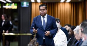 Liberals open to shorter metadata rules but splitting bill ‘not an option’