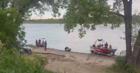 Crews search for missing jet ski rider who went over Saskatoon weir