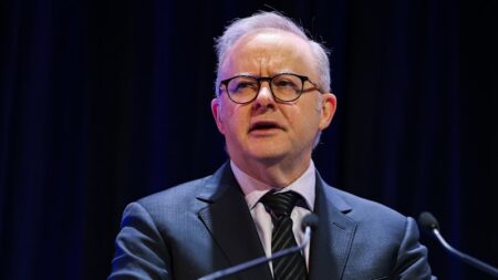 US-Iran ceasefire collapses, Strait of Hormuz guarded by America; Anthony Albanese to outline Labor AI strategy; Sam Neill dies aged 78