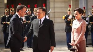 Viral fake AI-image shows Macron kneeling before Thai king