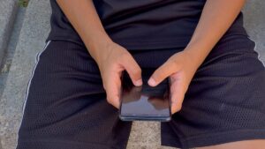 France first in Europe to ban social media for under-15s