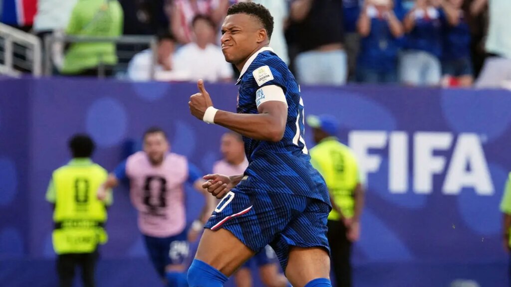 Kylian Mbappé’s seventh goal of the World Cup lifts France past Paraguay in physical Round of 16 match