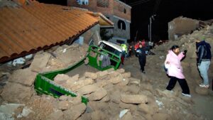 Earthquake shakes Peru’s Andes region, killing at least 5, displacing hundreds