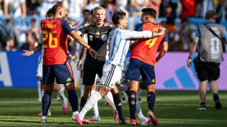 World Cup brawl sees Argentina player putting hand on throat of Spain opponent after match