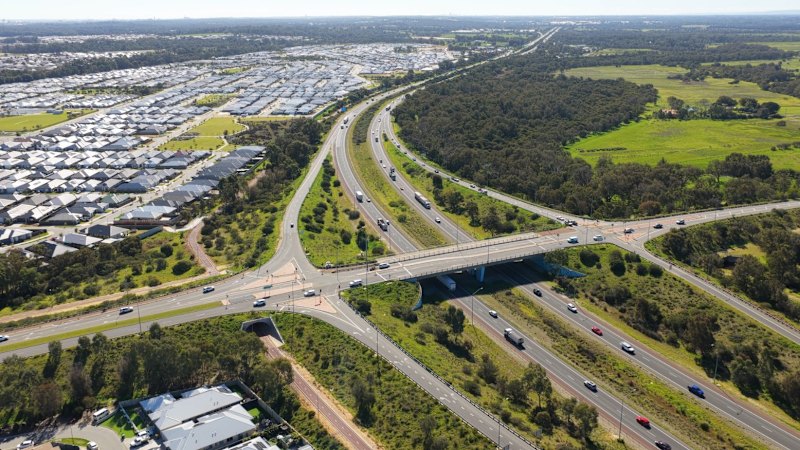 $700 million Kwinana Freeway upgrade greenlit with extra lanes for southern suburbs commuters