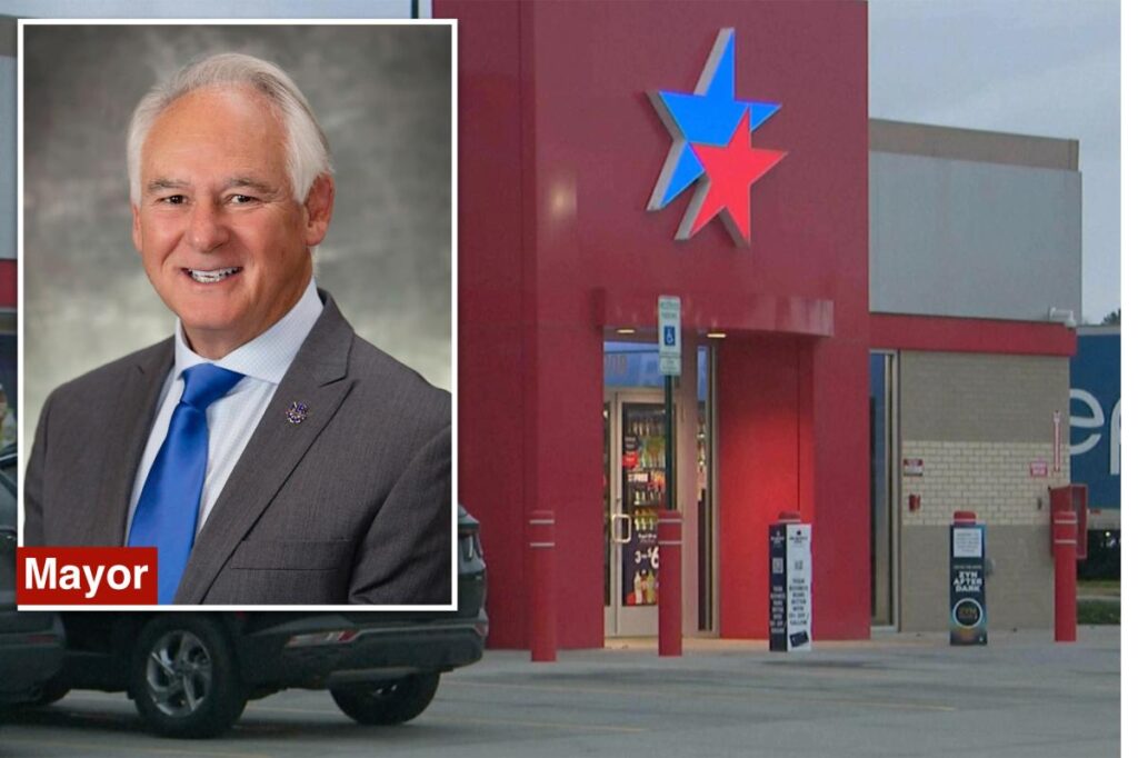Winner of historic $1.82B Powerball jackpot revealed as Arkansas mayor’s little brother