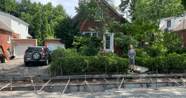 Montreal woman says roadwork leaves homes cut off, unable to leave by car