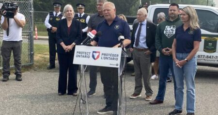 Doug Ford visits Thunder Bay as northern Ontario fires force evacuations
