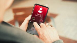 iPhone Users Beware: Scammers Are Using FaceTime to Steal Bank Info