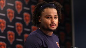 Bears $40M free agent signing gets emotional after knee injury, but diagnosis brings sigh of relief