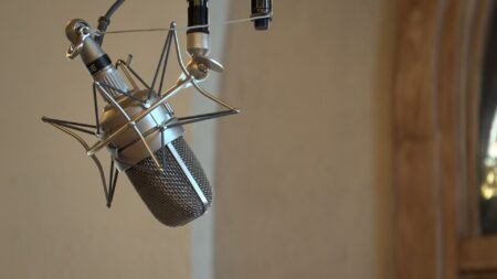 Music industry fends off flood of AI music ‘stealing’ the charts