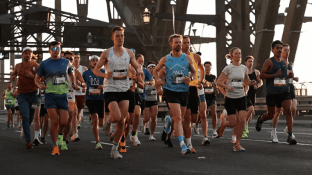 Route, map, road closures, start time, weather, groups, starting line