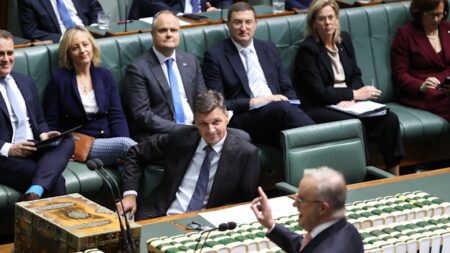 Albanese tells Labor caucus he expects gambling bill to pass with Coalition support; At least 110 killed in Colombia after 7.4 magnitude earthquake
